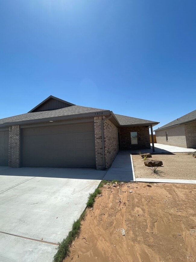 Luxurious Home Located in Frenship Distric... - Luxurious Home Located in Frenship Distric...