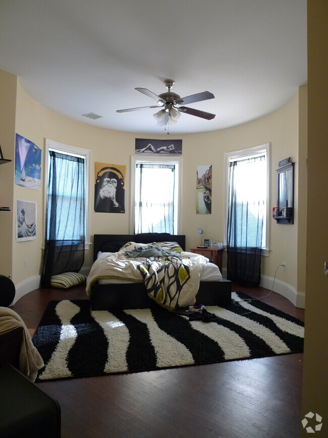 Building Photo - 10 Sachem St Unit 2 Rental