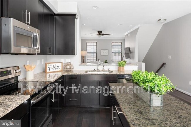 Photo - 854 S Macon St.