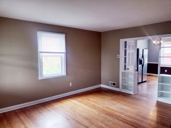 Photo - 8312 Dalesford Rd