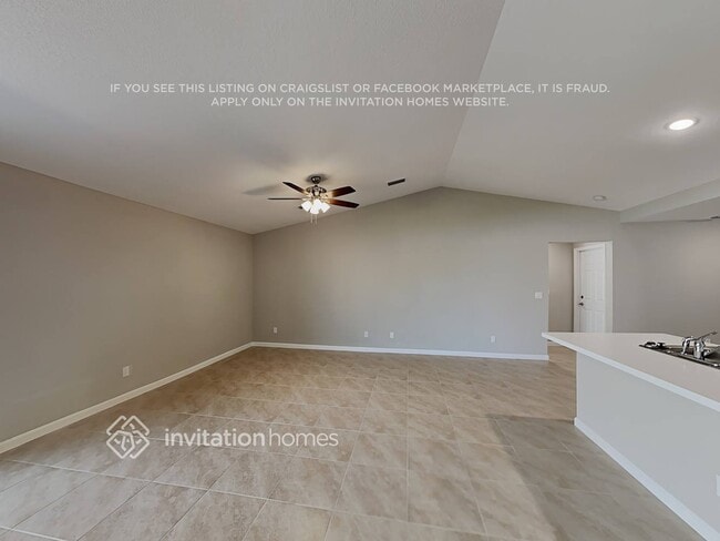 Photo - 373 NW Avens St