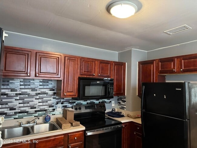 Photo - 1138 E 19th St