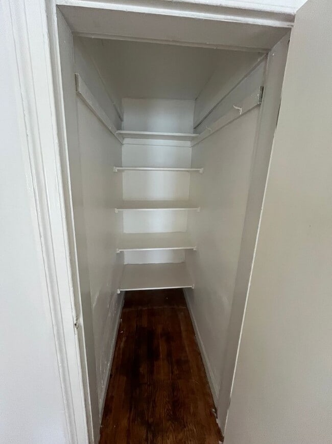 Building Photo - 47 Elmendorf St Unit 2nd Floor