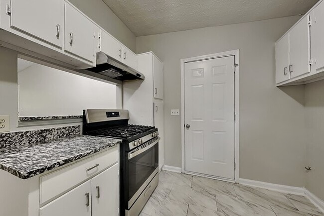 Photo - 2093 Drake Ct