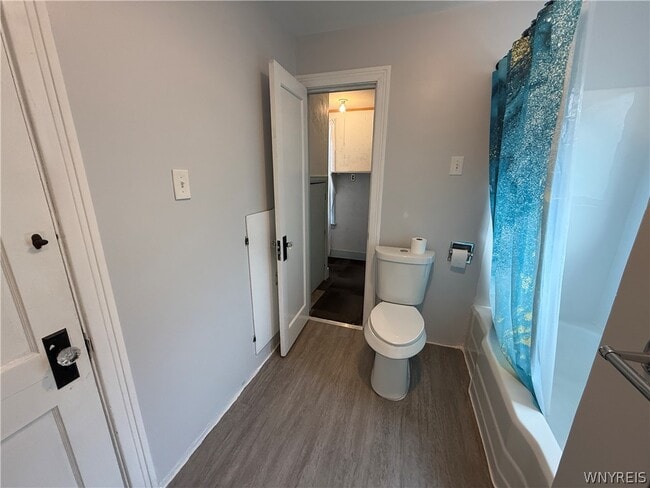 Photo - 1035 Oliver St