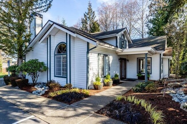 Photo - Charter Club Apartments