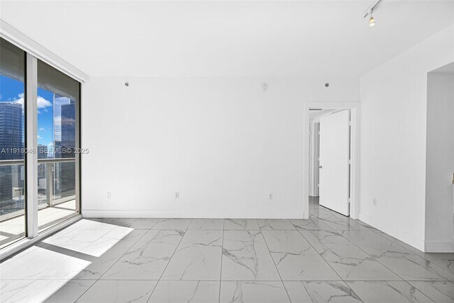 Photo - 475 Brickell Ave Unidad 3113