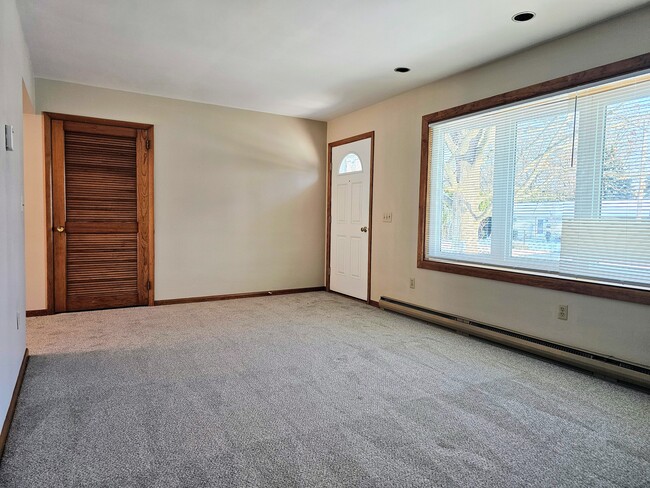 Photo - 1007 Lilac Ln