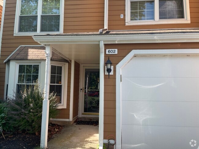 Building Photo - 602 Danbury Ct Rental