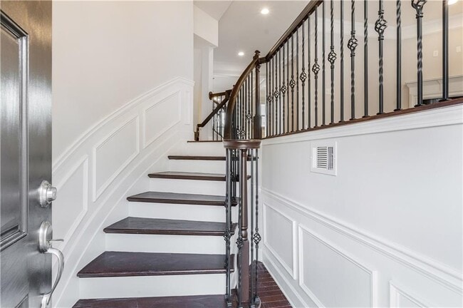 Photo - 2541 Sibley Dr