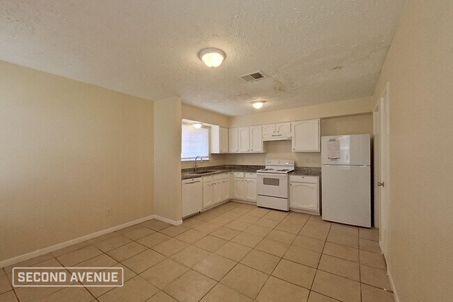 Photo - LIMITED TIME: $500 off second month’s rent...