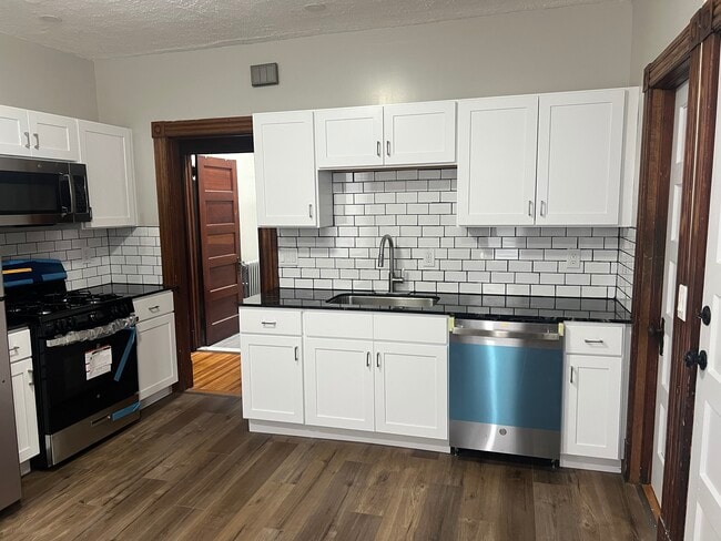 Photo - 93 Newton St