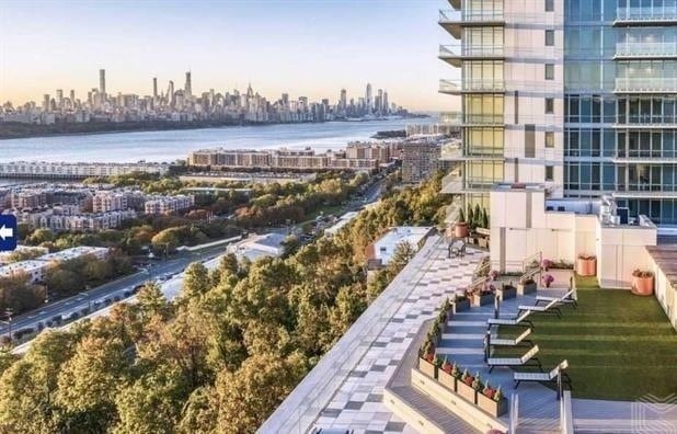 Building Photo - 320 Adolphus Ave Unit 812