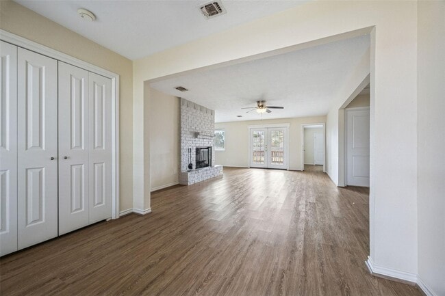 Photo - 103 Brigadoon Ln