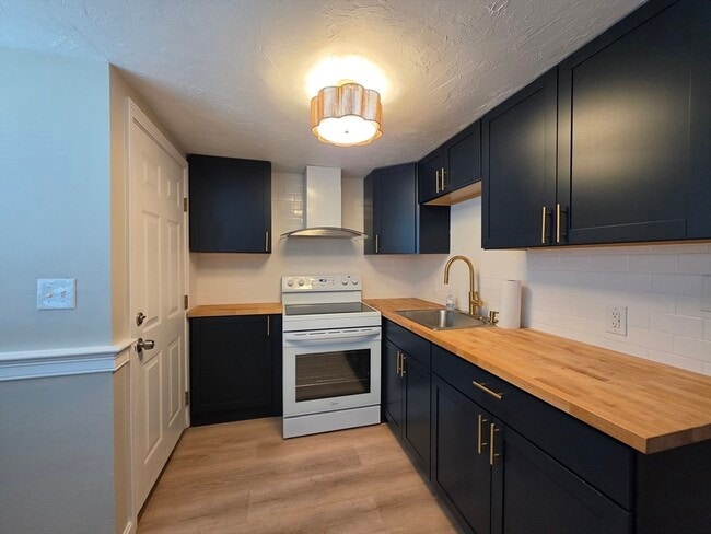 Building Photo - 2 Tideview Path Unit 8