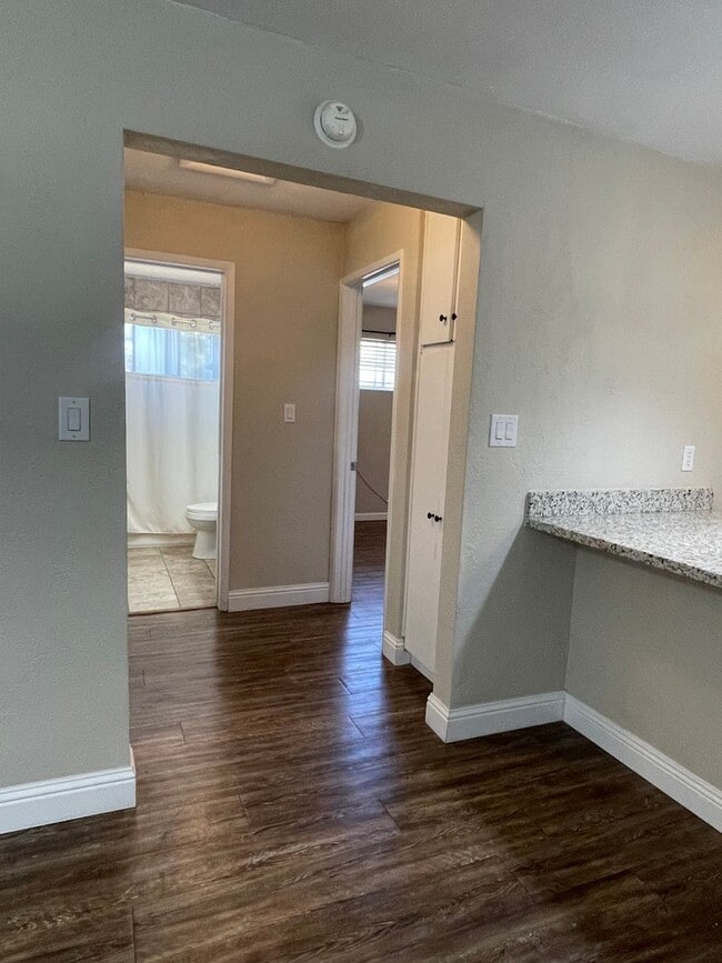 Photo - 590-596 Iris Drive Unit 594