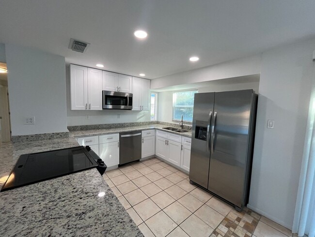 Photo - 1057 Tropical Ave NW