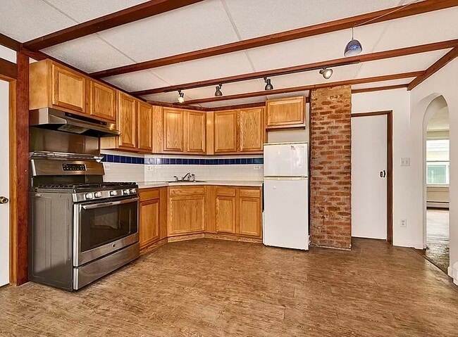 Building Photo - 19 Powell St Unit 19 Powell St.