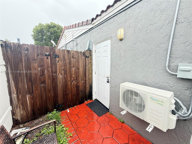 Building Photo - 190 SW 72nd Terrace Unit A Rental