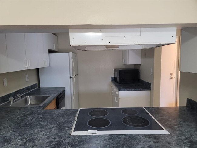 Building Photo - 4324 NW 9th Ave Unit 7-3B