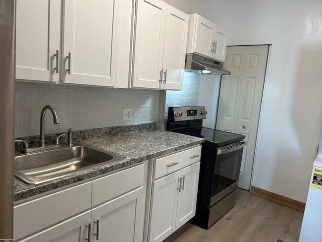 Photo - 4766 Commonwealth St Unit 1N
