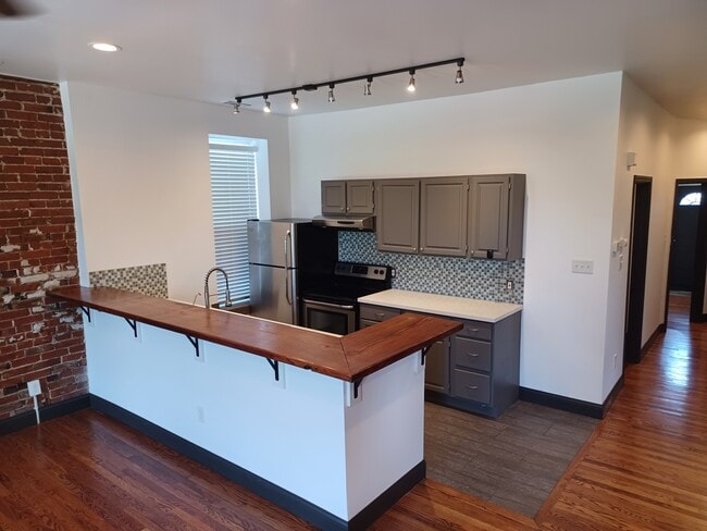 Building Photo - 4214 Chouteau Ave Unit 4214 Chouteau Ave