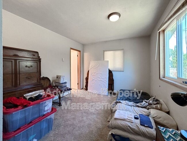 Photo - 1745 NW Garryanna St