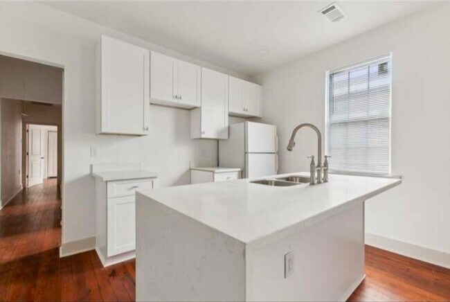 1938 Industry St Unit 1938