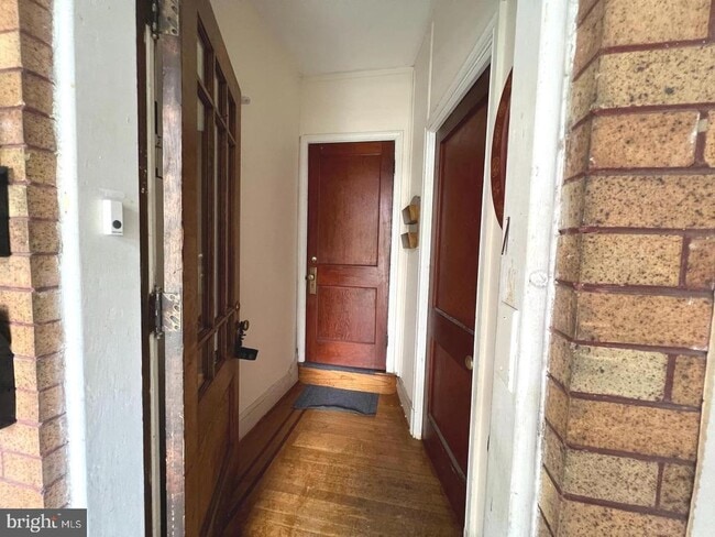 1333 W 40th St