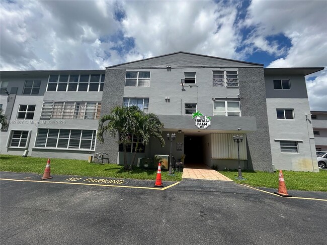 Building Photo - 120 Royal Palm Rd Unit 319 Rental