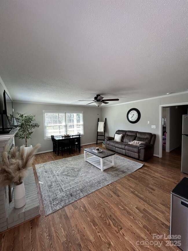 Photo - 6317 Morehead Rd