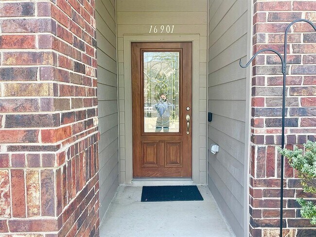 Photo - 16901 Borromeo Ave