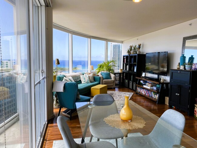 Photo - Moana Pacific East Tower 3BR/2BA/2PK