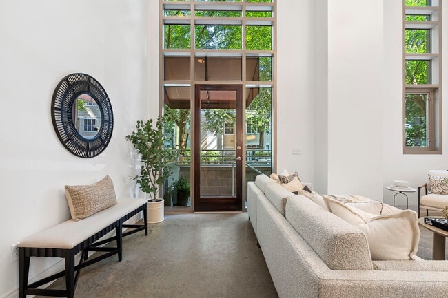 Photo - 905 Juniper St NE Unit 116