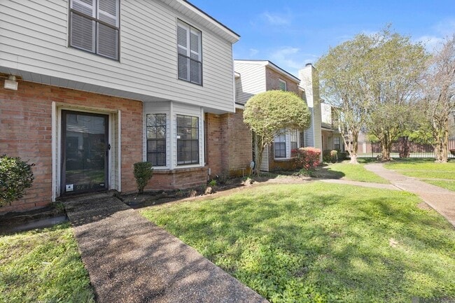 Building Photo - 9817 Siegen Ln