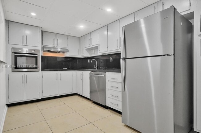 Photo - 19380 Collins Ave Unit 405