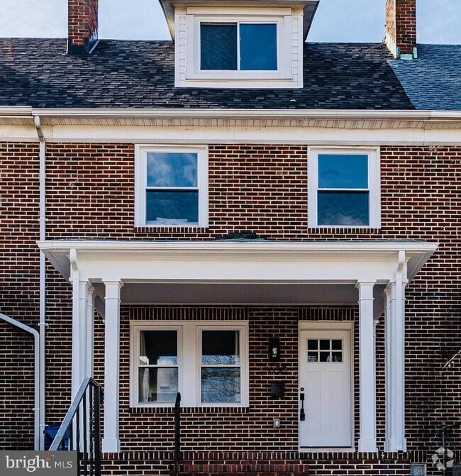 Building Photo - 630 Wildwood Pky Rental