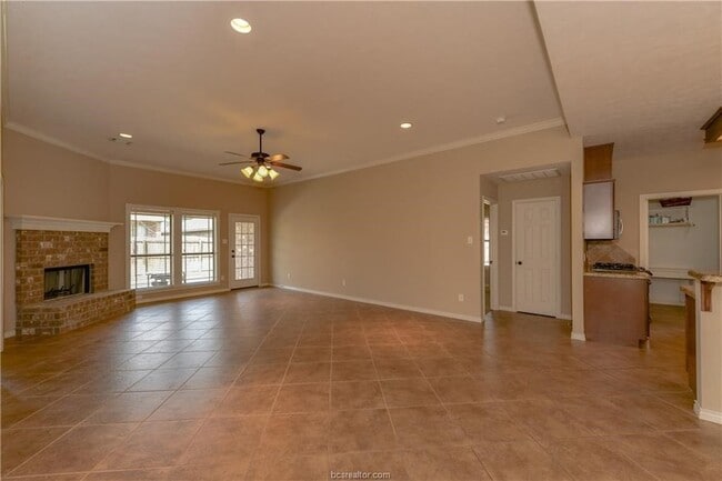 Photo - 1011 Emerald Dove Ave