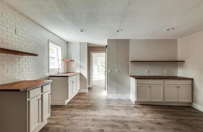 Photo - 7135 Avenue C Unidad 3