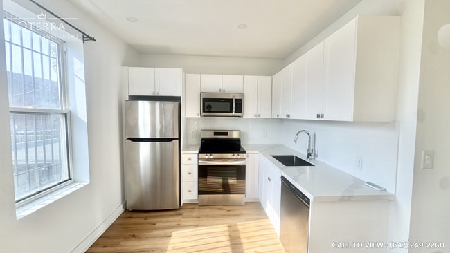 Photo - 1052 Barton St E