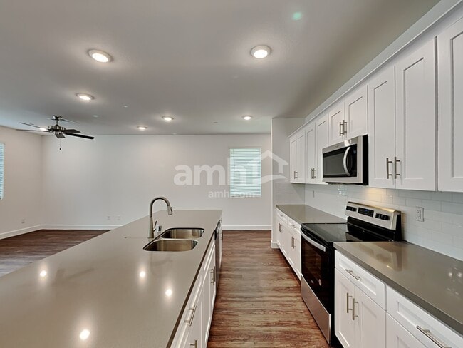 Photo - 10076 Roseum Ct