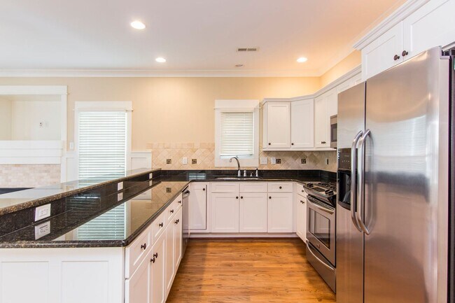 Photo - Introducing Your Dream Home in Norfolk: Elegant 3-Bedroom, 2.5-Bath Haven on 2 Floors