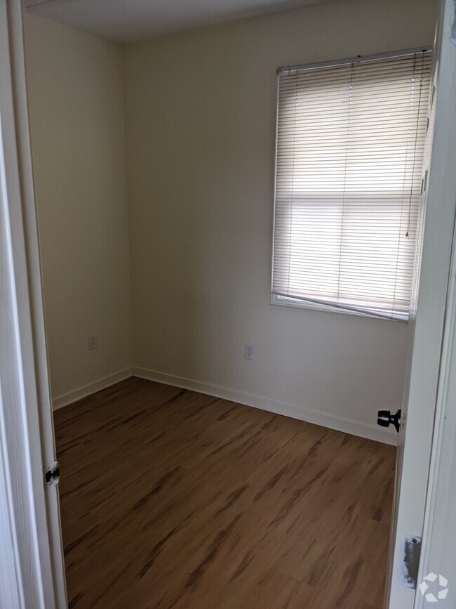 Building Photo - 37 America St Rental