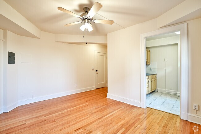 1BR, 1BA - 600SF