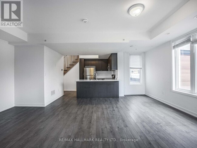 Photo - 1555 Kingston Rd