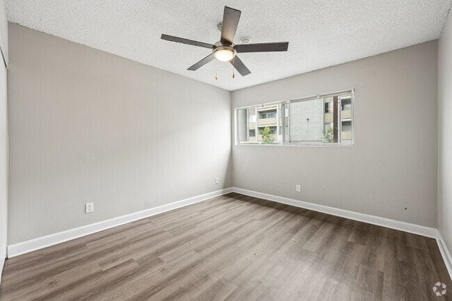 2BR, 2BA - 1015SF - Second Bedroom