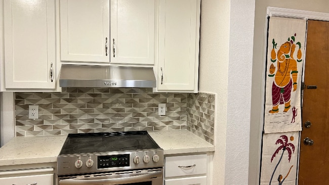 Photo - 1269 Poplar Ave Unit 306