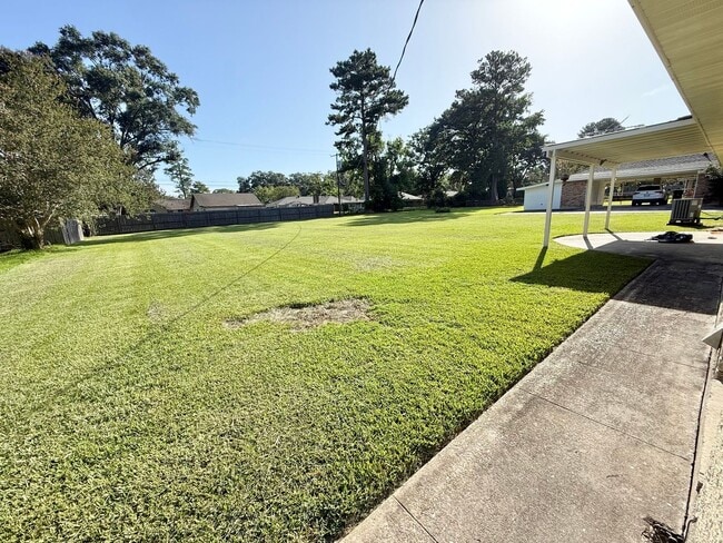 Spacious 3 bedroom 2 bath home in Zachary - Spacious 3 bedroom 2 bath home in Zachary
