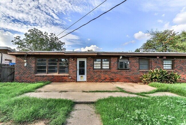 Photo - Beautiful 3 Bedroom Home in Central Lubbock