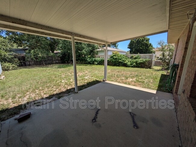 Photo - 3359 Green Briar Cir Unit B